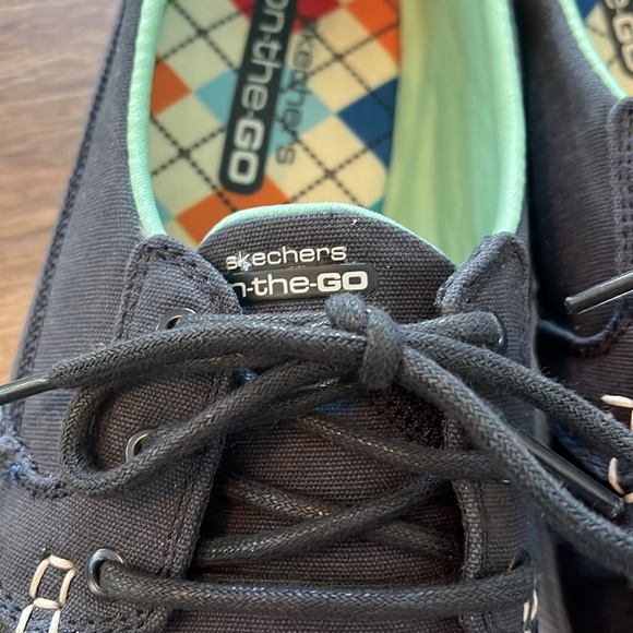 Skechers on-the-GO loafers - Picture 3 of 9